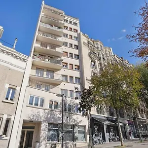 https://cosy-and-renovated-studio-in-heart-ofxvieme.fr-paris.fr
